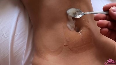 Blowjob domhainn agus dlùth-cheangal gnèitheasach - Sperm air ithe